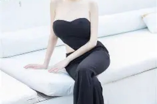 “耍大牌”被富婆贴脸开大口碑下滑是真性情还是低情商？